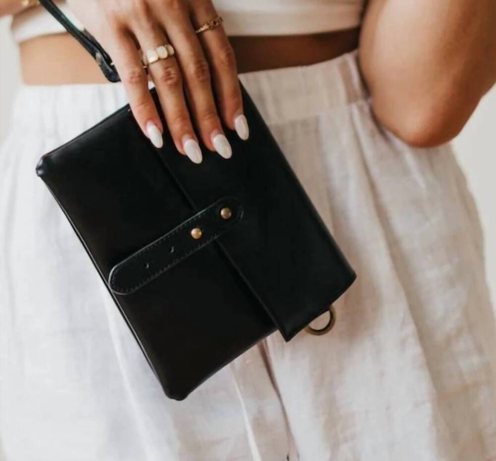 NEW PRETTY SIMPLE bethanie belt clutch cross body bag in black